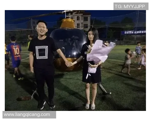 澳洲足球明星浪漫求婚惊喜瞬间引发粉丝热议与祝福